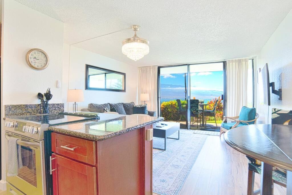 Stunning Maui Direct Ocean Front On The Beach, Walk To Beach From Condo, Watch Turtles, Whales, Ac In All Rooms Ocean View Pool And Spa Wailuku Exteriér fotografie